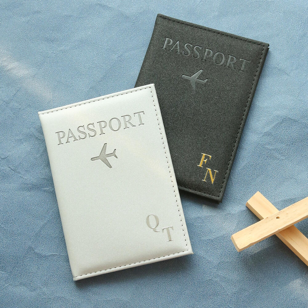 غطاء جواز سفر مخصص بحروف أولى  - مراجعة Travel Accessories Hong Kong وسعره