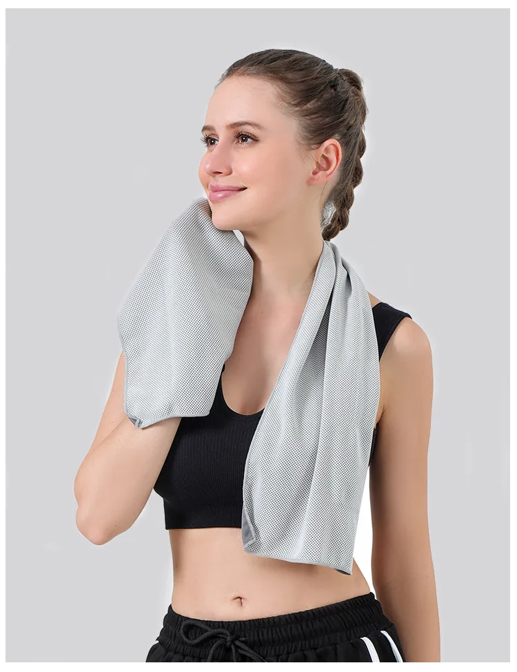 منشفة تبريد مع حقيبة محمولة سر - مراجعة Travel Towel Quick Dry وسعره